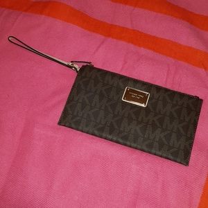 Michael Kors Wristlet